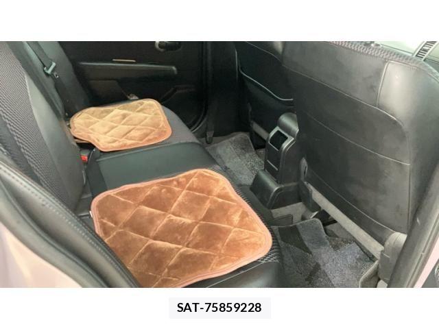 Nissan TIIDA 2009-07 7458427-19
