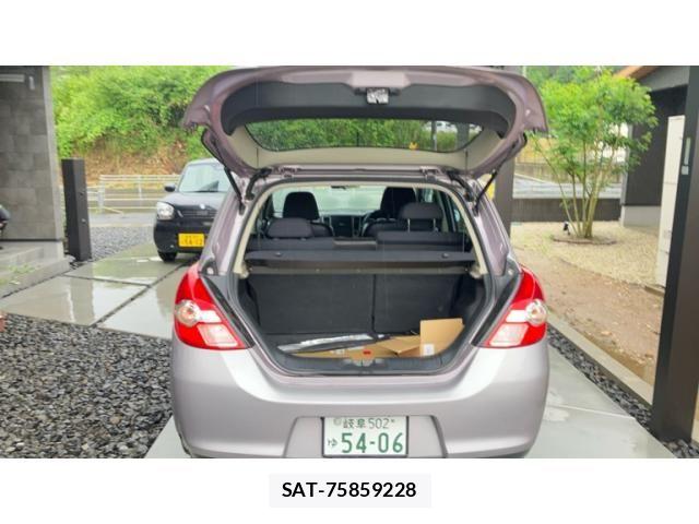 Nissan TIIDA 2009-07 7458427-20