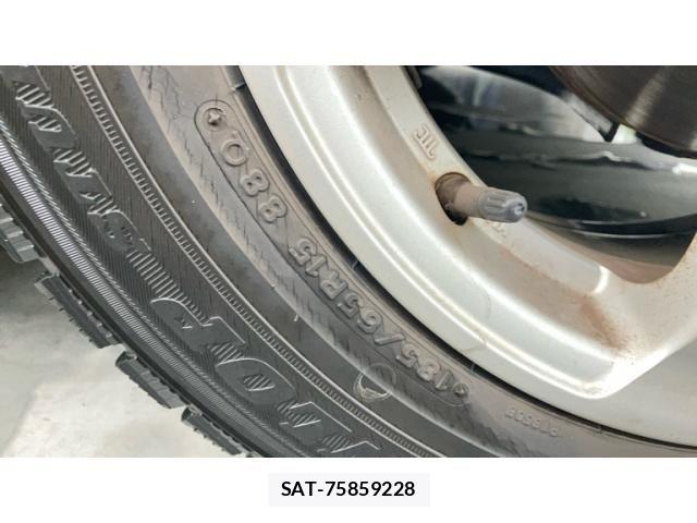 Nissan TIIDA 2009-07 7458427-4