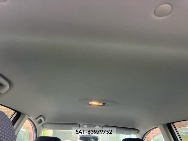 Nissan TIIDA 2006-12 7458429-11