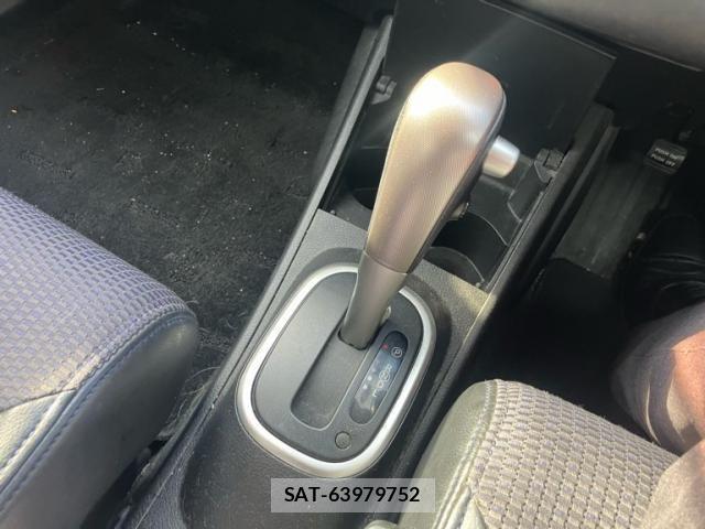 Nissan TIIDA 2006-12 7458429-23