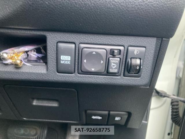 Nissan TIIDA 2012-02 7620822-12