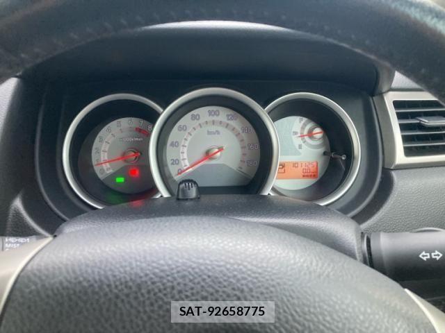Nissan TIIDA 2012-02 7620822-14