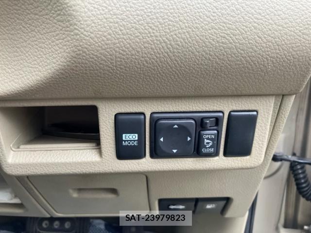 Nissan TIIDA 2012-04 7729870-14