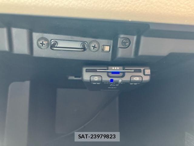 Nissan TIIDA 2012-04 7729870-18