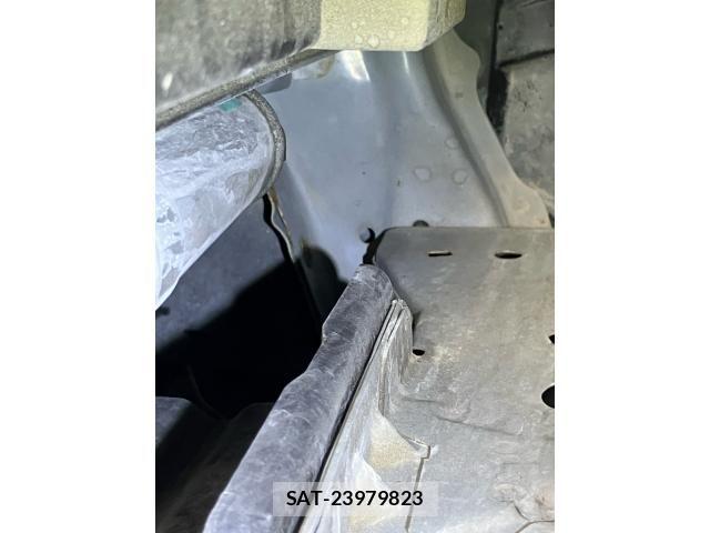 Nissan TIIDA 2012-04 7729870-21