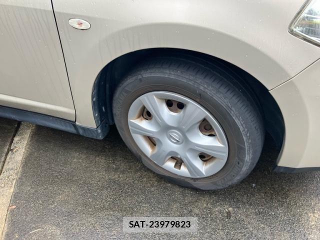 Nissan TIIDA 2012-04 7729870-5