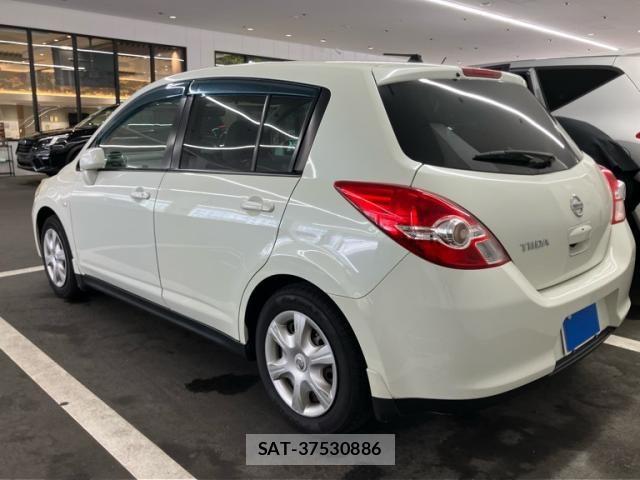 Nissan TIIDA 2012-02 7729868-9