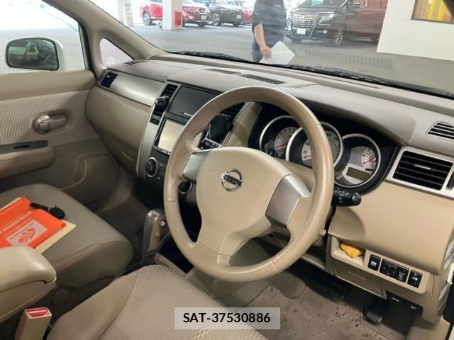 Nissan TIIDA 2012-02 7729868-14