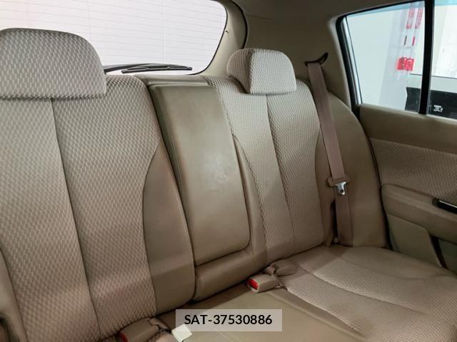 Nissan TIIDA 2012-02 7729868-17