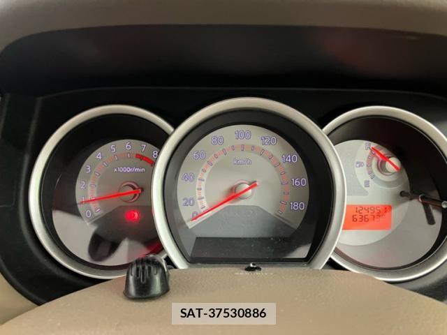 Nissan TIIDA 2012-02 7729868-23