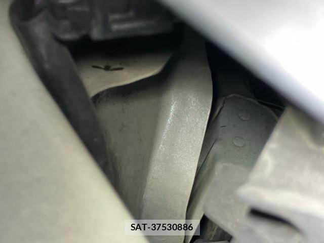 Nissan TIIDA 2012-02 7729868-26