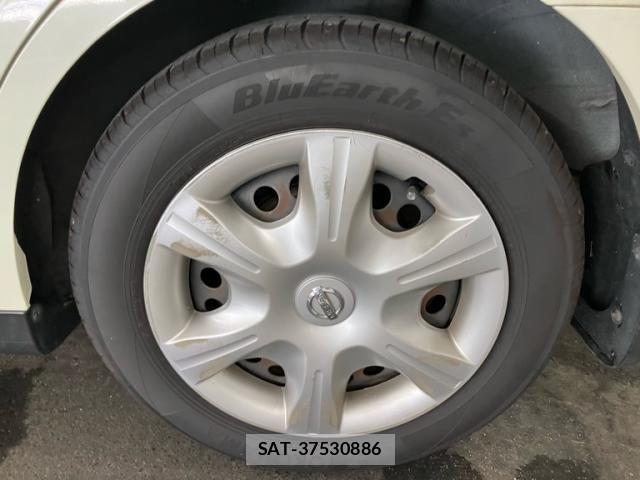 Nissan TIIDA 2012-02 7729868-5