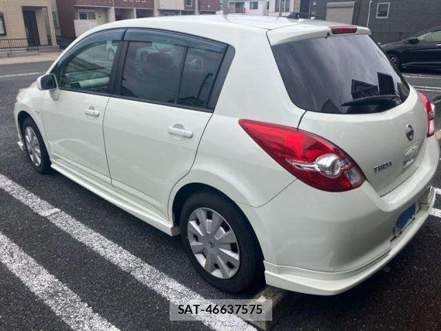Nissan TIIDA 2011-06 7729869-11