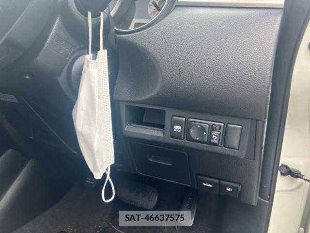 Nissan TIIDA 2011-06 7729869-17