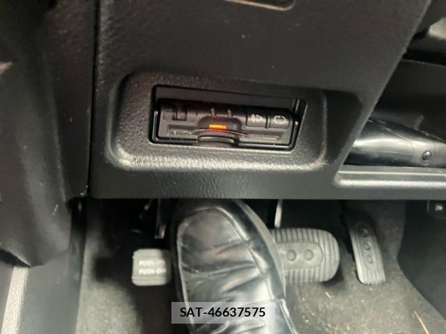 Nissan TIIDA 2011-06 7729869-24