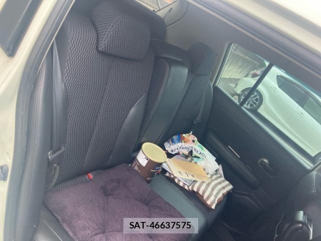 Nissan TIIDA 2011-06 7729869-7