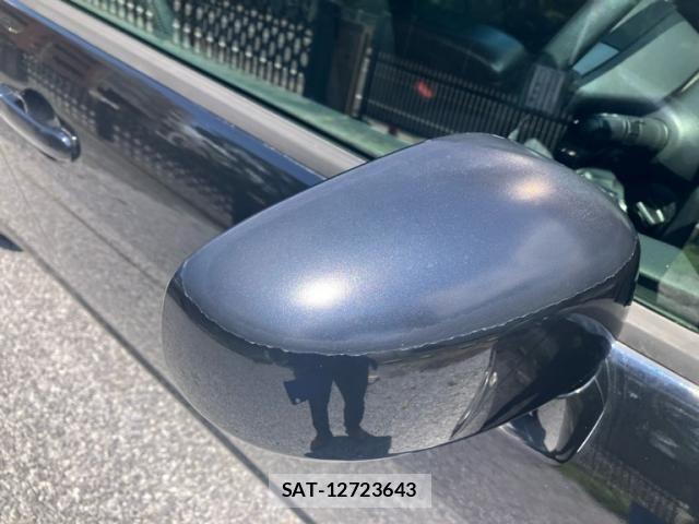 Nissan TIIDA 2009-07 7789882-2