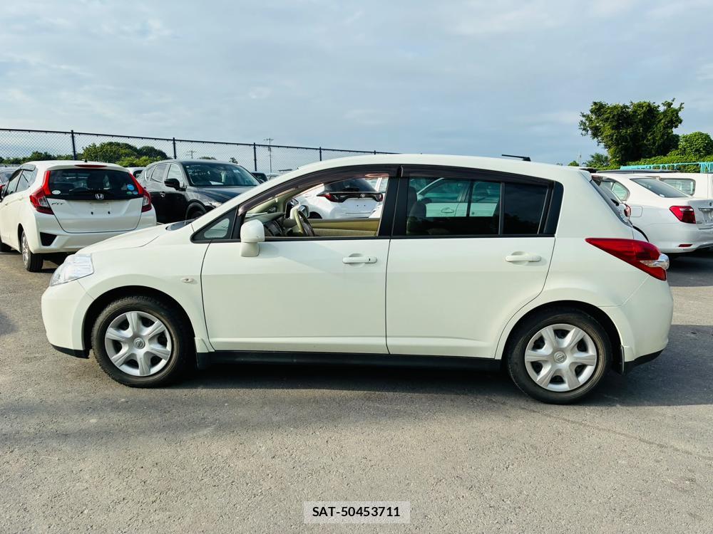 Nissan TIIDA 2009-06 7718201-1