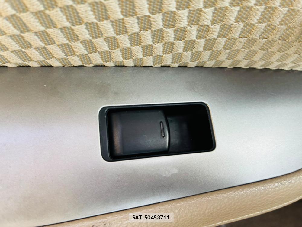 Nissan TIIDA 2009-06 7718201-23