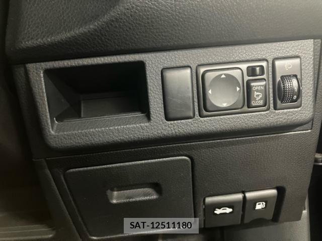 Nissan TIIDA 2009-09 7981355-18