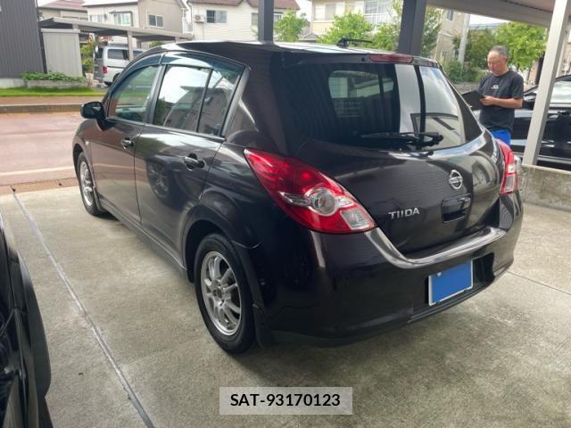 Nissan TIIDA 2010-09 8102307-3