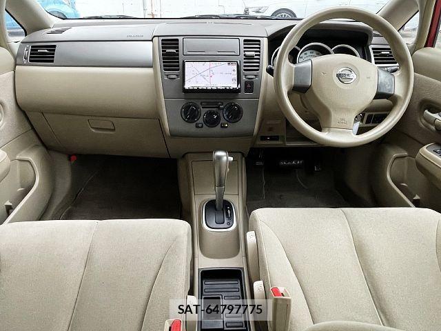 Nissan TIIDA 2008-08 8232153-1
