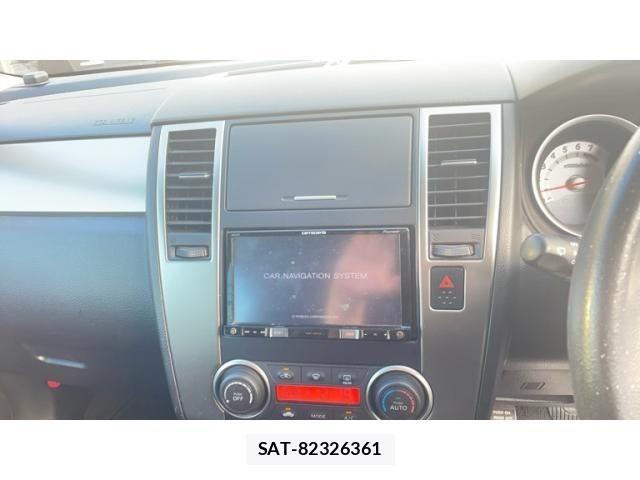 Nissan TIIDA 2012-03 8232156-8