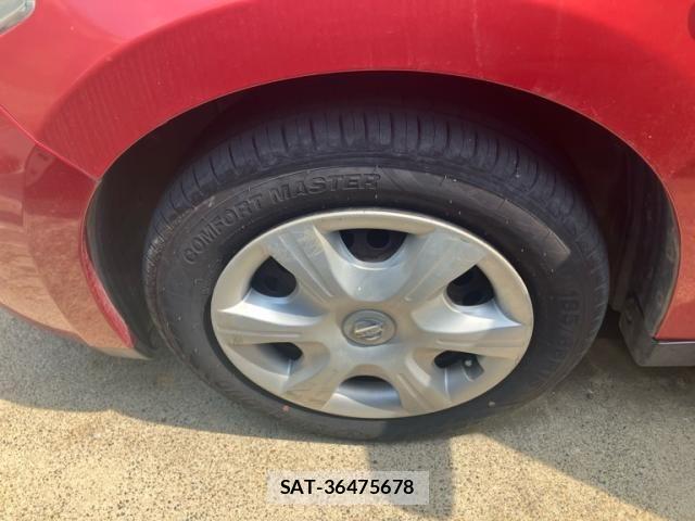 Nissan TIIDA 2010-11 8317664-11