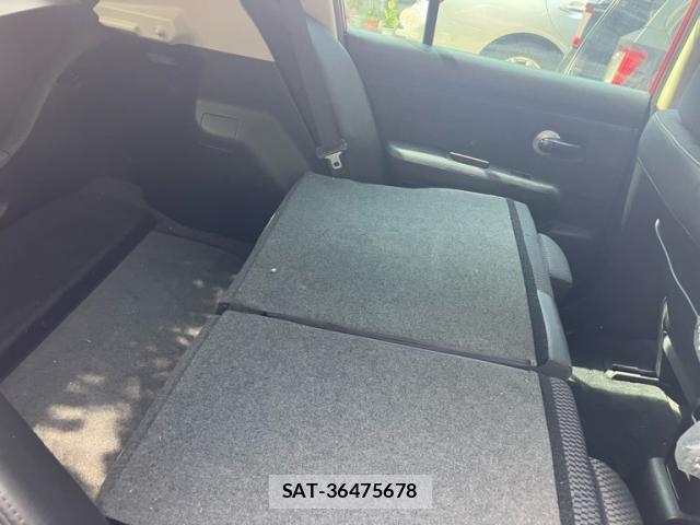 Nissan TIIDA 2010-11 8317664-17