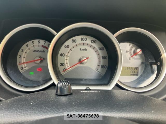 Nissan TIIDA 2010-11 8317664-18