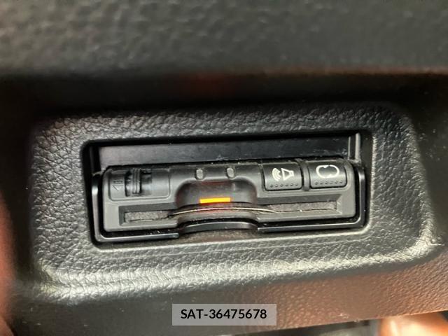 Nissan TIIDA 2010-11 8317664-23