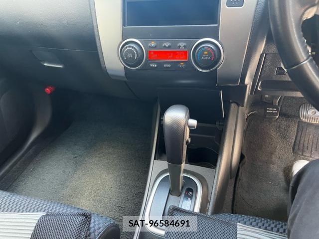 Nissan TIIDA 2009-08 8338222-21