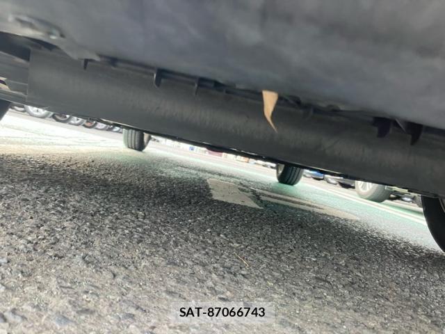 Nissan TIIDA 2010-11 8369431-10