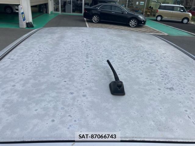 Nissan TIIDA 2010-11 8369431-13