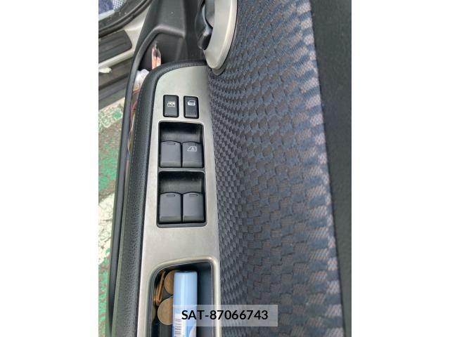 Nissan TIIDA 2010-11 8369431-18