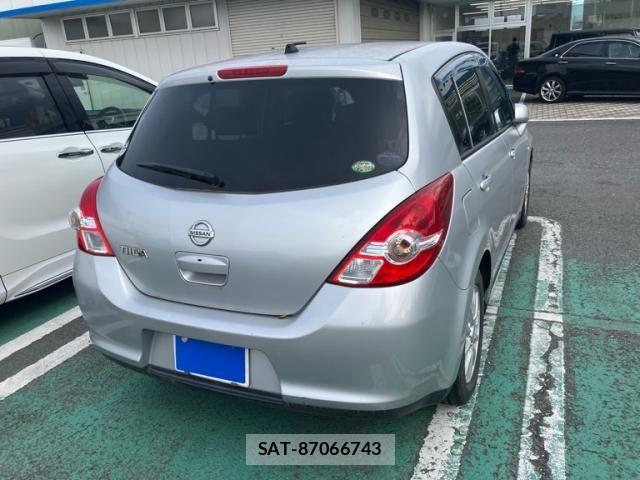 Nissan TIIDA 2010-11 8369431-2