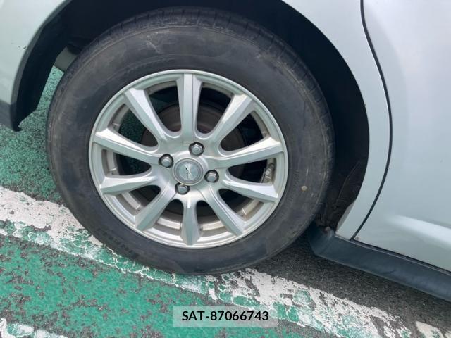 Nissan TIIDA 2010-11 8369431-5