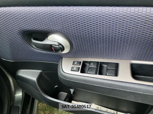 Nissan TIIDA 2006-03 8372289-11