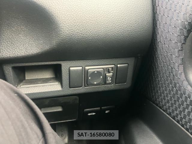 Nissan TIIDA 2009-06 8415483-17