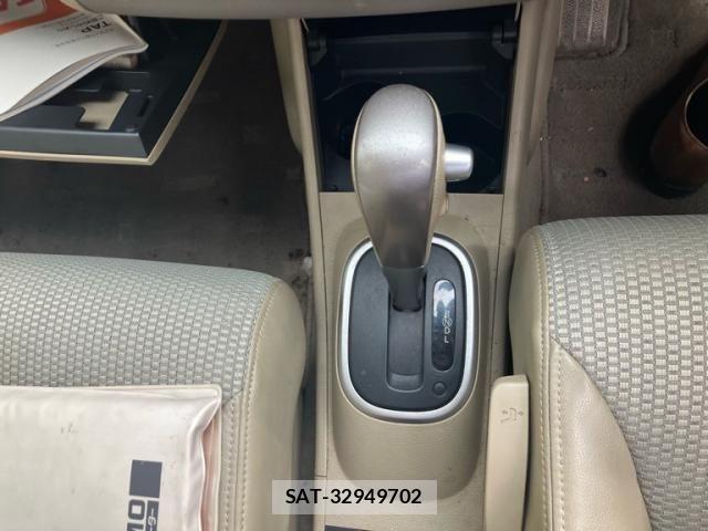 Nissan TIIDA 2005-01 8438987-21
