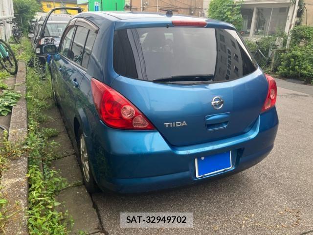 Nissan TIIDA 2005-01 8438987-3