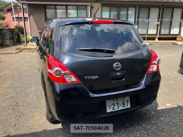 Nissan TIIDA 2011-11 8458641-1