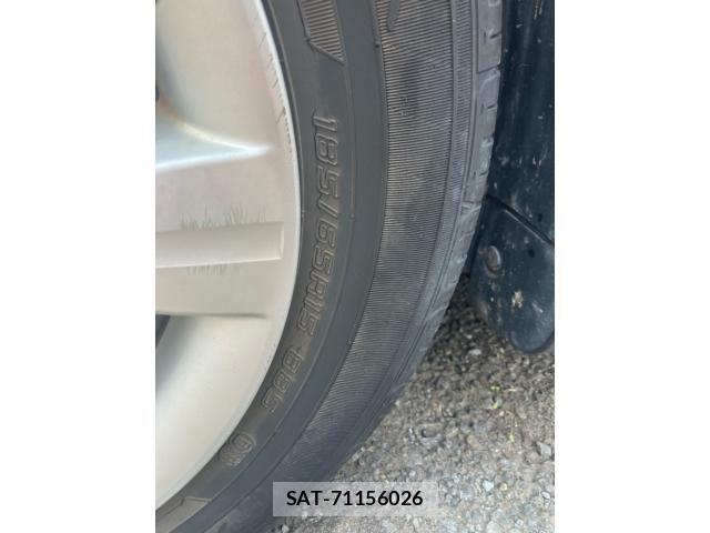 Nissan TIIDA 2009-11 8527796-10