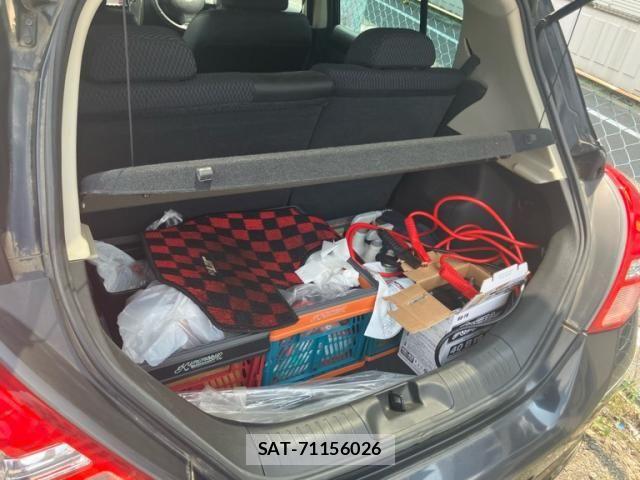 Nissan TIIDA 2009-11 8527796-11
