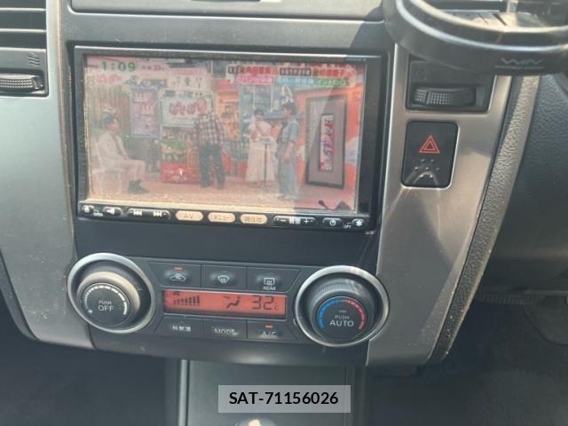 Nissan TIIDA 2009-11 8527796-21