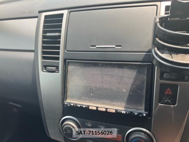 Nissan TIIDA 2009-11 8527796-25