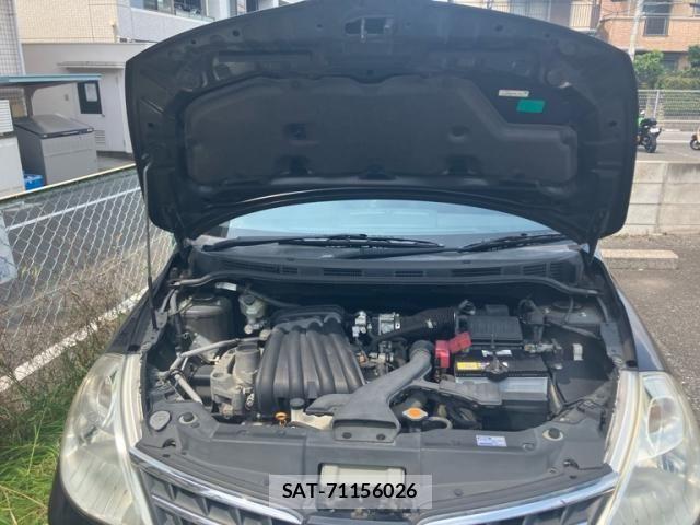 Nissan TIIDA 2009-11 8527796-26