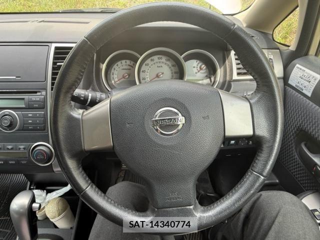 Nissan TIIDA 2011-09 8527805-19