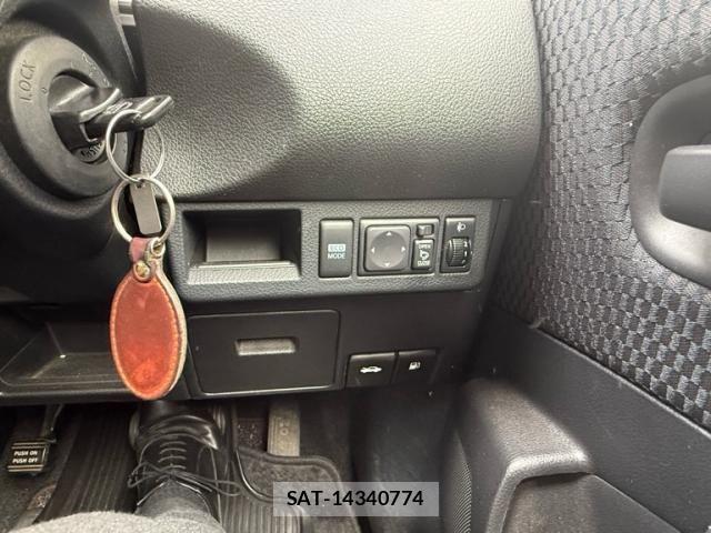 Nissan TIIDA 2011-09 8527805-22